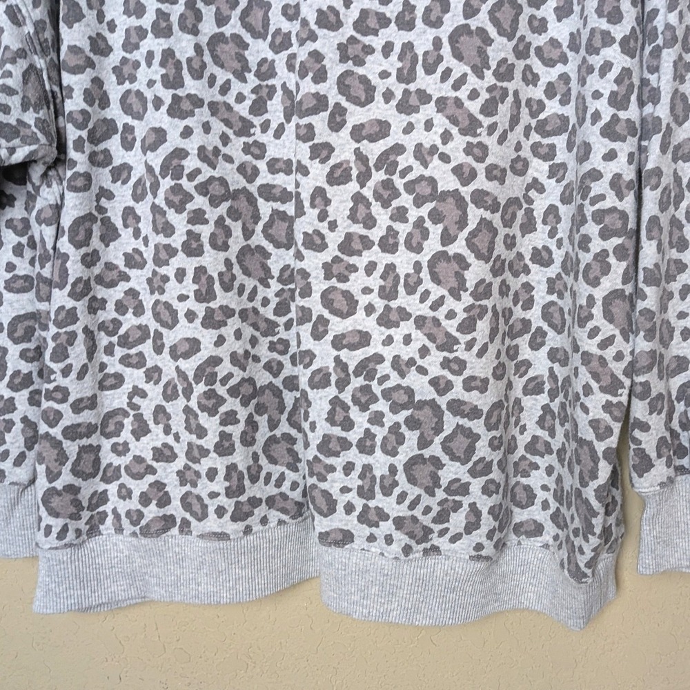 American Eagle Ahh-Mazingly Soft Gray Leopard Print Sweatshirt Sz S (Oversized) - Picture 6 of 7